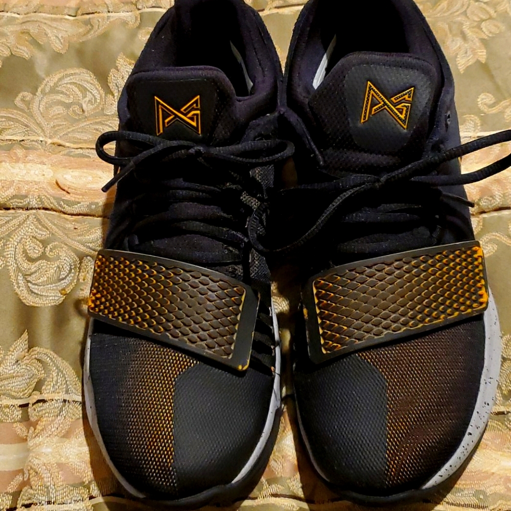 Sneakers👟